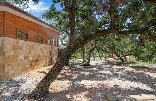 Wimberley House | Pet-Friendly Aqua Casita #1 at Windmill Ranch Retreat