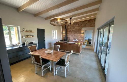 Stellenbosch House | Experience Windon Vineyard Farmhouse: 4-Star Family Retreat