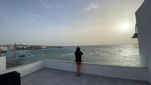 Las Arenas House | Oceanfront Retreat: Window to the Sea in South Tenerife