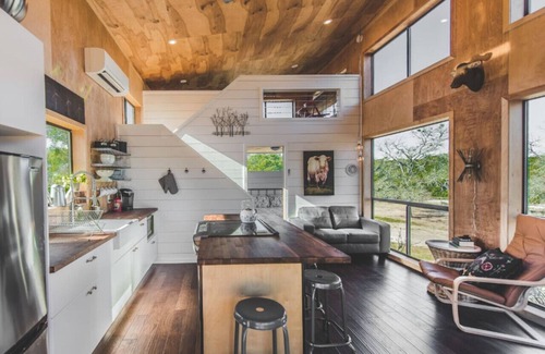 Dripping Springs House | Modern Hill Country Tiny Cabin 2: Pet-Friendly Retreat