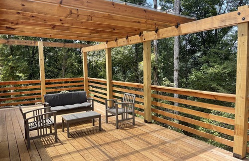Ashley Oaks Cabin | Explore Windrock Ridge Cabin - Pet Friendly & Minutes Away