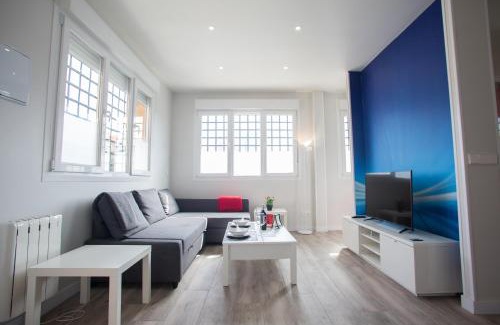 Lucero Apartment | WindRose 8: Family-Friendly Stay with Relaxing Hot Tub