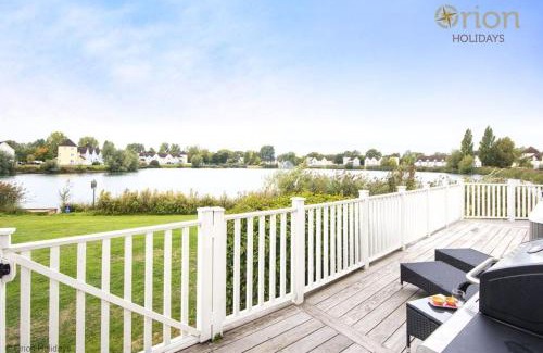 South Cerney House | Experience Windrush Lake at Waterlow Lodge - 9/10 Rating