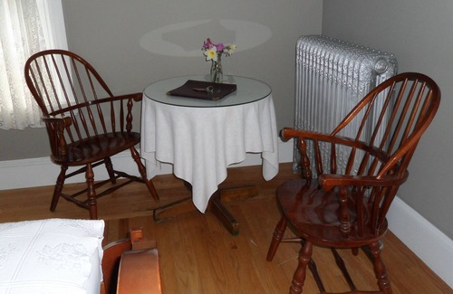 Off Broadway Bed & Breakfast | Experience Windsome Bed & Breakfast: Rated 10/10 for Comfort