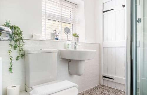 Chipping Norton House | Discover Windsor Cottage: Family-Friendly Retreat in CN