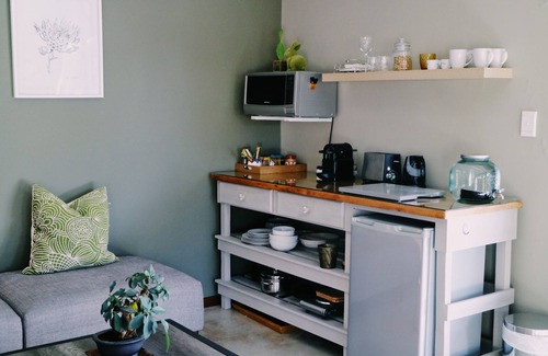 Tokai Bed & Breakfast | Discover Windsor House: Ocean Views & Poolside Relaxation