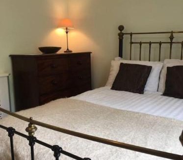 Windsor Villa | Family-Friendly 3BR Home Near Windsor & Legoland