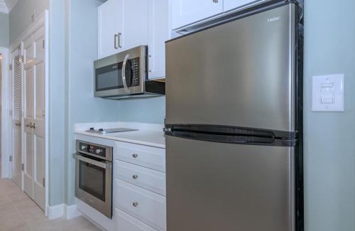 Osprey Apartment | Windsor Lodge Unit 20: Studio Near Beaches with Pool Access