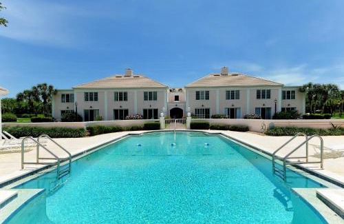 Osprey Apartment | Windsor Lodge Unit 20: Studio Near Beaches with Pool Access