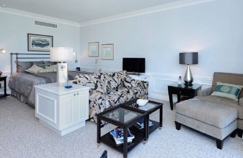 Osprey Apartment | Windsor Lodge Unit 3: Beachside Studio with Pool Access