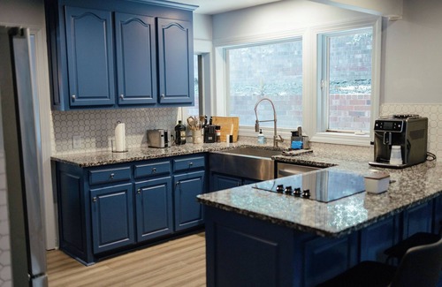 Shelby House | Windsor Place in Shelby: Ideal for Groups with Pool & Hot Tub