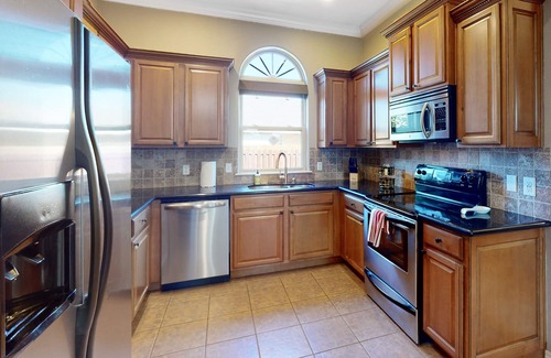 Centerton House | Windsor Retreat: Pet-Friendly Haven Near Bike Trails