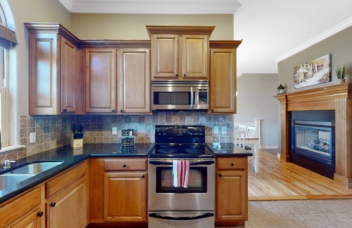 Centerton House | Windsor Retreat: Pet-Friendly Haven Near Bike Trails