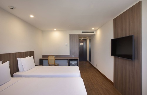 Barra da Tijuca Hotel | Explore Windsor Tower Hotel: 4-Star with Ocean View & Spa