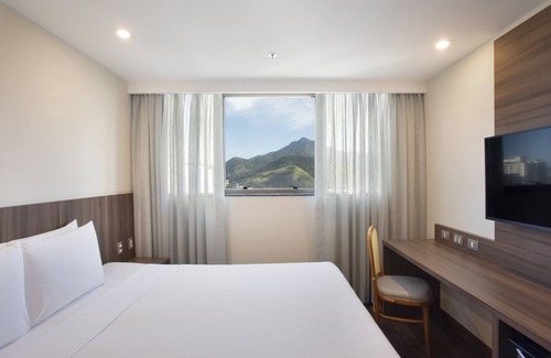 Barra da Tijuca Hotel | Explore Windsor Tower Hotel: 4-Star with Ocean View & Spa