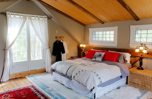 Trent Hills House | Inviting Retreat at Windswept on the Trent with Spa & Dining