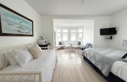 Beach Haven Hotel | Experience Windward at the Beach: Family-Friendly Retreat