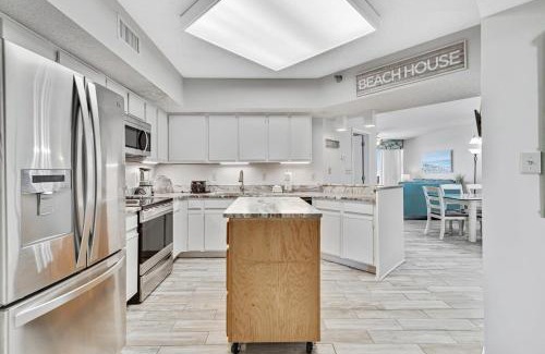 Orange Beach House | Beachfront Windward Pointe 804 with Pool and Family Amenities