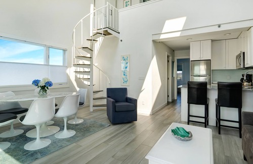 Napeague Apartment | Oceanfront Bliss at Windward Shores Resort - Rated 8.8/10