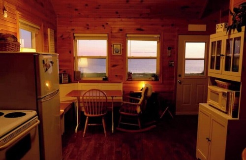 Hamilton Cottage | Seaside Retreat: Pet-Friendly Cottage with Ocean Views