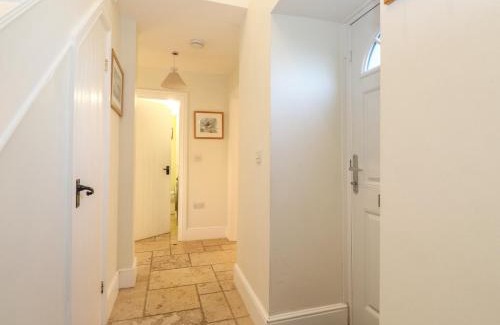 Beadnell House | Cozy Windy Edge Farmhouse: Pet & Child Friendly Retreat