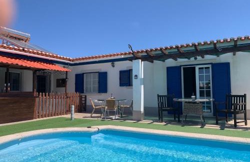 Aljezur House | Cozy Windy's Guest House with Ocean View & Pool Access