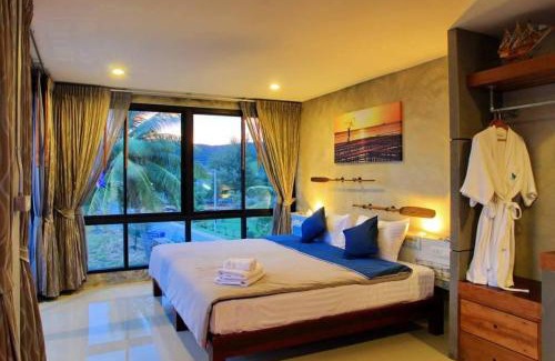 Takat Ngao Resort | Seaside Serenity at Windy Seaview Resort with Pool & Beach