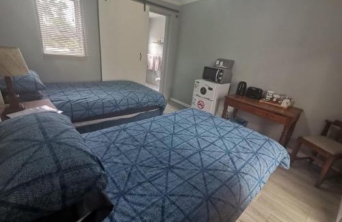 Nelson Mandela Bay Apartment | Windygates Estate Room 2: Family-Friendly Retreat with Kitchen