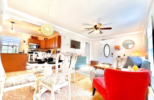 Dahlonega Cottage | Escape to Arborview: Wine & Wedding Retreat Near Downtown