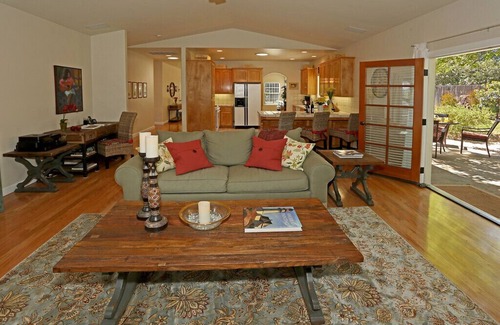 Los Olivos House | Wine Barrel Cottage: Top-Rated Getaway in Los Olivos