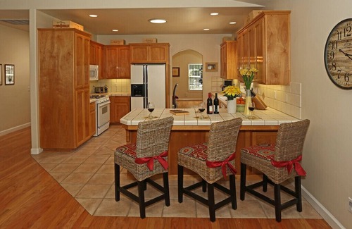 Los Olivos House | Wine Barrel Cottage: Top-Rated Getaway in Los Olivos