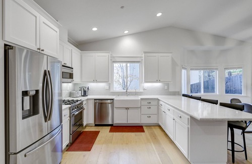 Forestville House | Idyllic Wine Country Retreat with Spa and Family Amenities