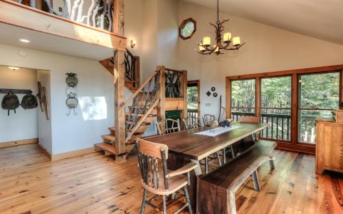 Big Canoe House | Relax at Wine Down Cottage: Mountain Views & Cozy Fireside