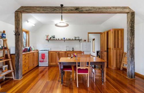 Kettering Bed & Breakfast | Top-Rated Herons Rise Vineyard Accommodation for Families
