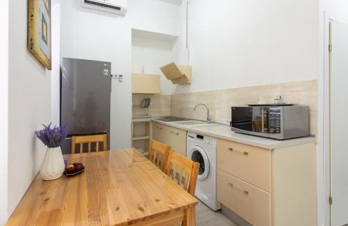 Petrovskoye Apartment | Guest Rated: 9.5 at Pushkinskaya "Wine Palette" Hotel