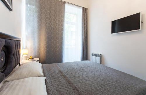 Petrovskoye Apartment | Guest Rated: 9.5 at Pushkinskaya "Wine Palette" Hotel