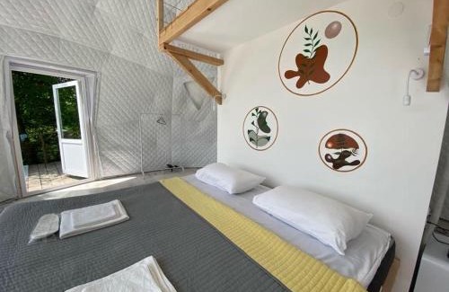 Ambrolauri Hotel | Inviting Wine Space: Top-Rated Stay with Restaurant & Breakfast