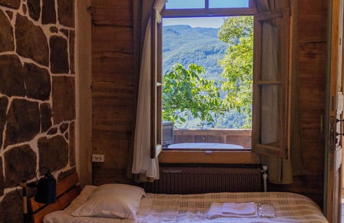 Ambrolauri Hotel | Discover Wine Space: Family-Friendly with Delightful Dining