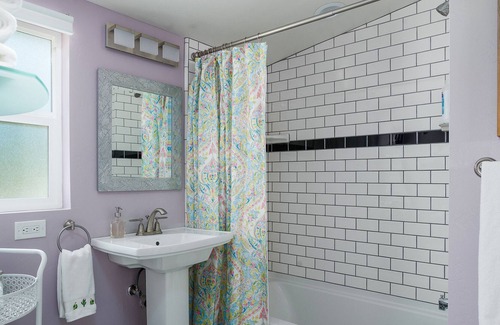 Paso Robles Cottage | Cozy Westside Cottages with Jacuzzi & Top Guest Rating 9.8