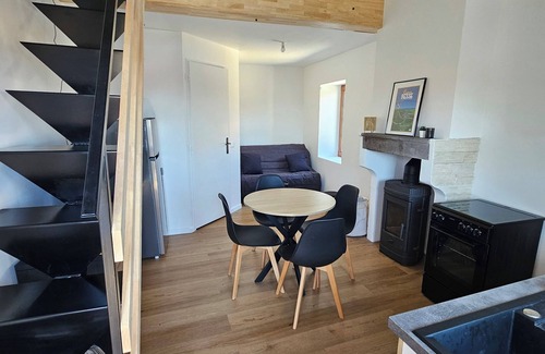 Prompsat House | Winegrower's house, private courtyard, 4 people/2 beds