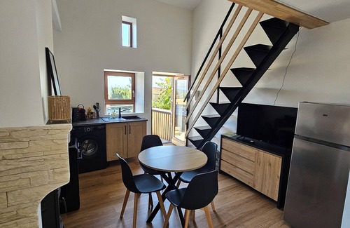 Prompsat House | Winegrower's house, private courtyard, 4 people/2 beds