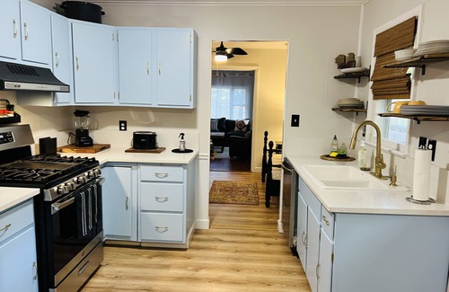 Kabletown House | Pet-Friendly Mountain Lake Retreat with Hot Tub & Fire Pit