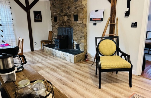 Kabletown House | Pet-Friendly Mountain Lake Retreat with Hot Tub & Fire Pit