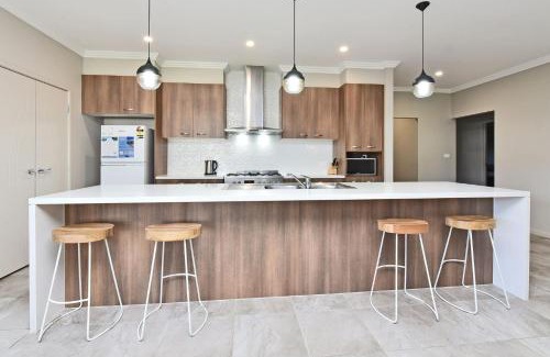 Cessnock House | Family-Friendly Retreat at Stonebridge Homestead