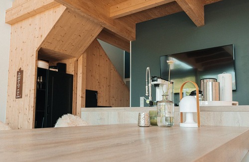 Pommern House | Experience the Vineyard View at Chalet Mosel Retreat
