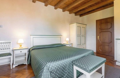 Strassoldo Apartment | Oceanfront Winery Villa Vitas - Guest Rated 9.8/10