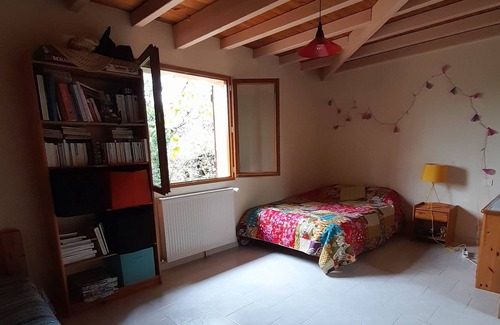 Terrasson-la-Villedieu Bed & Breakfast | Wing of country house on the edge of Dordogne, Lot, Corrèze