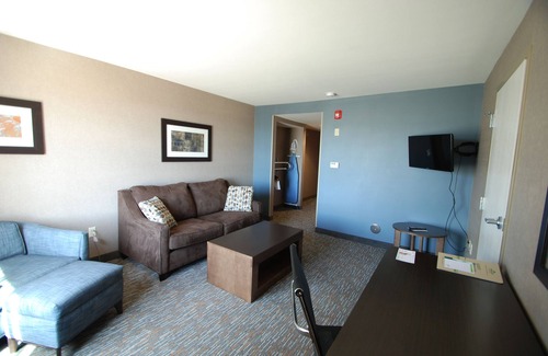 Bismarck Hotel | Discover Wingate by Wyndham Bismarck: Family-Friendly Retreat