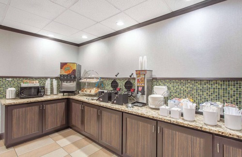 North Charleston Hotel | Comfortable Stays at Wingate by Wyndham Charleston Coliseum