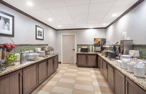 North Charleston Hotel | Comfortable Stays at Wingate by Wyndham Charleston Coliseum